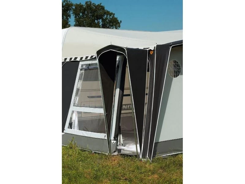 Isabella Deurmarkies Standard Black 1 Isabella Deurmarkies Standard Black